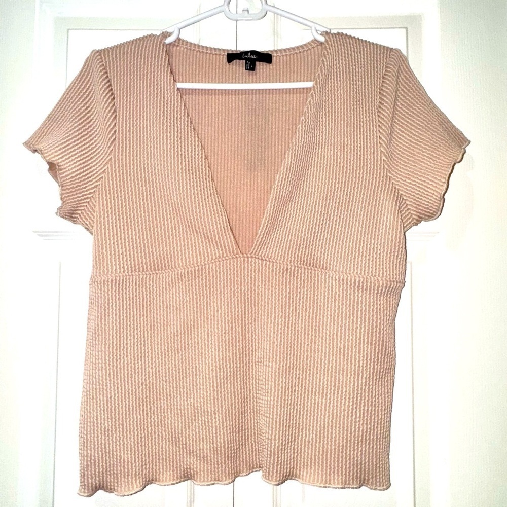 Lulu's Ribbed tan/light peach-ish Short Sleeve Top. Size L. NWT
